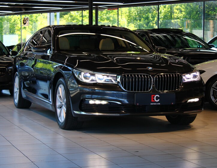 BMW Řada 7 29