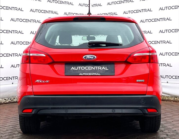 Ford Focus Kombi 999,0 92 kw