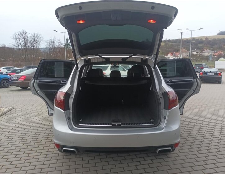 Porsche Cayenne Kombi 3,0 l 180 kw