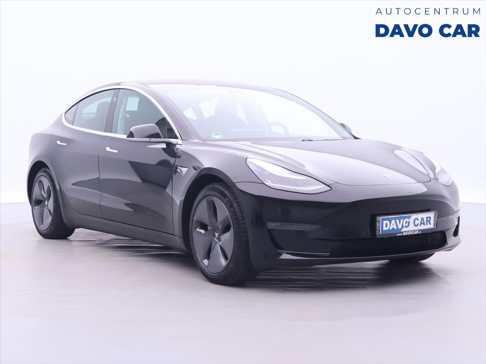 Tesla Model 3 Sedan / Limuzína 0,0 340 kw