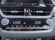 Toyota Corolla Cross 8