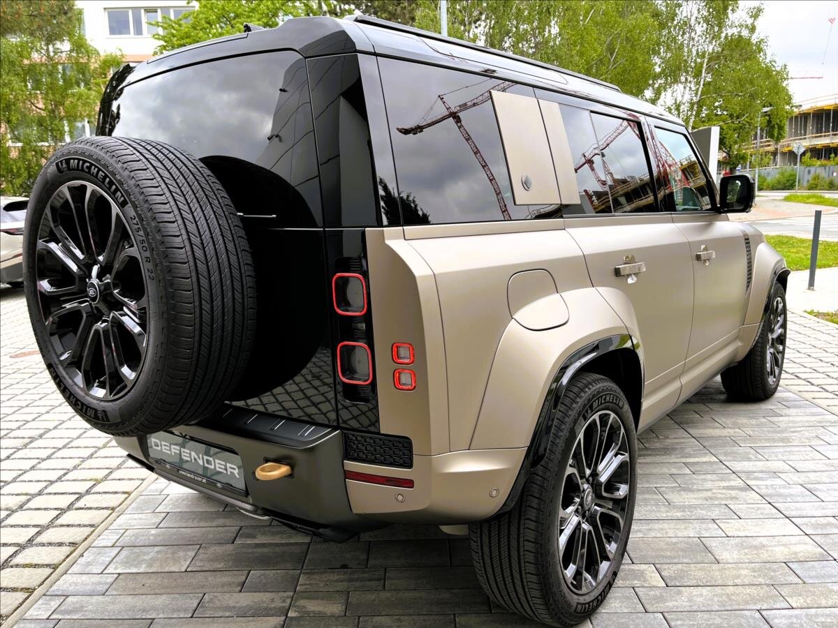 Land Rover Defender SUV / Terénní 4,4 l 467 kw