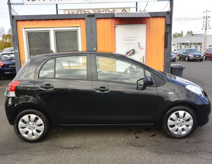 Toyota Yaris 4