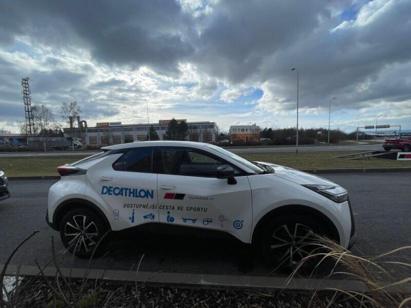 Toyota C-HR SUV / Terénní 1,8 l 98 kw