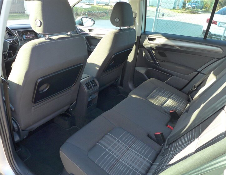 Volkswagen Golf Sportsvan Kombi 1,2 l 63 kw