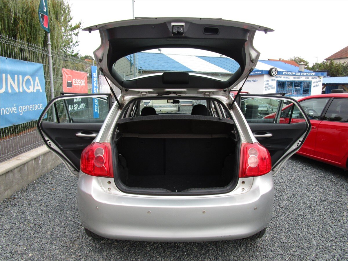 Toyota Auris Hatchback 1,4 l 66 kw