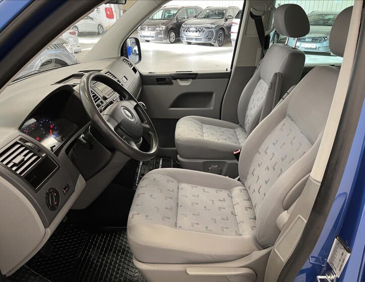 Volkswagen Caravelle 14