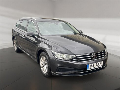 Volkswagen Passat Kombi 1,5 l 110 kw