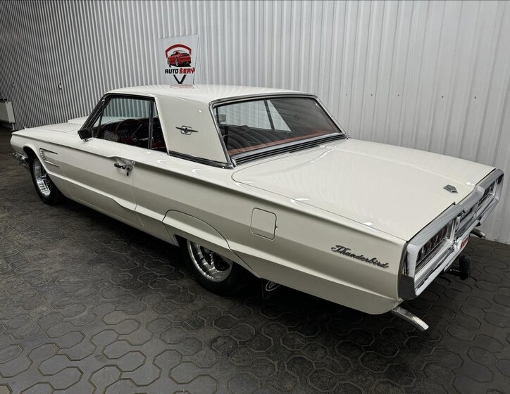 Ford Thunderbird Kupé 6,4 l 224 kw