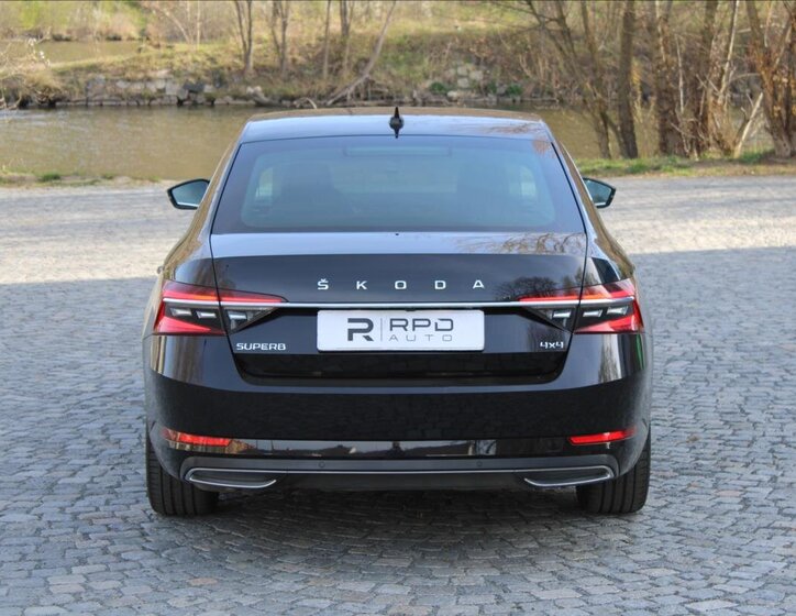 Škoda Superb Sedan / Limuzína 2,0 l 147 kw