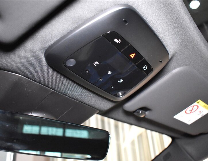 Volvo EX30 SUV / Terénní 0,0 200 kw