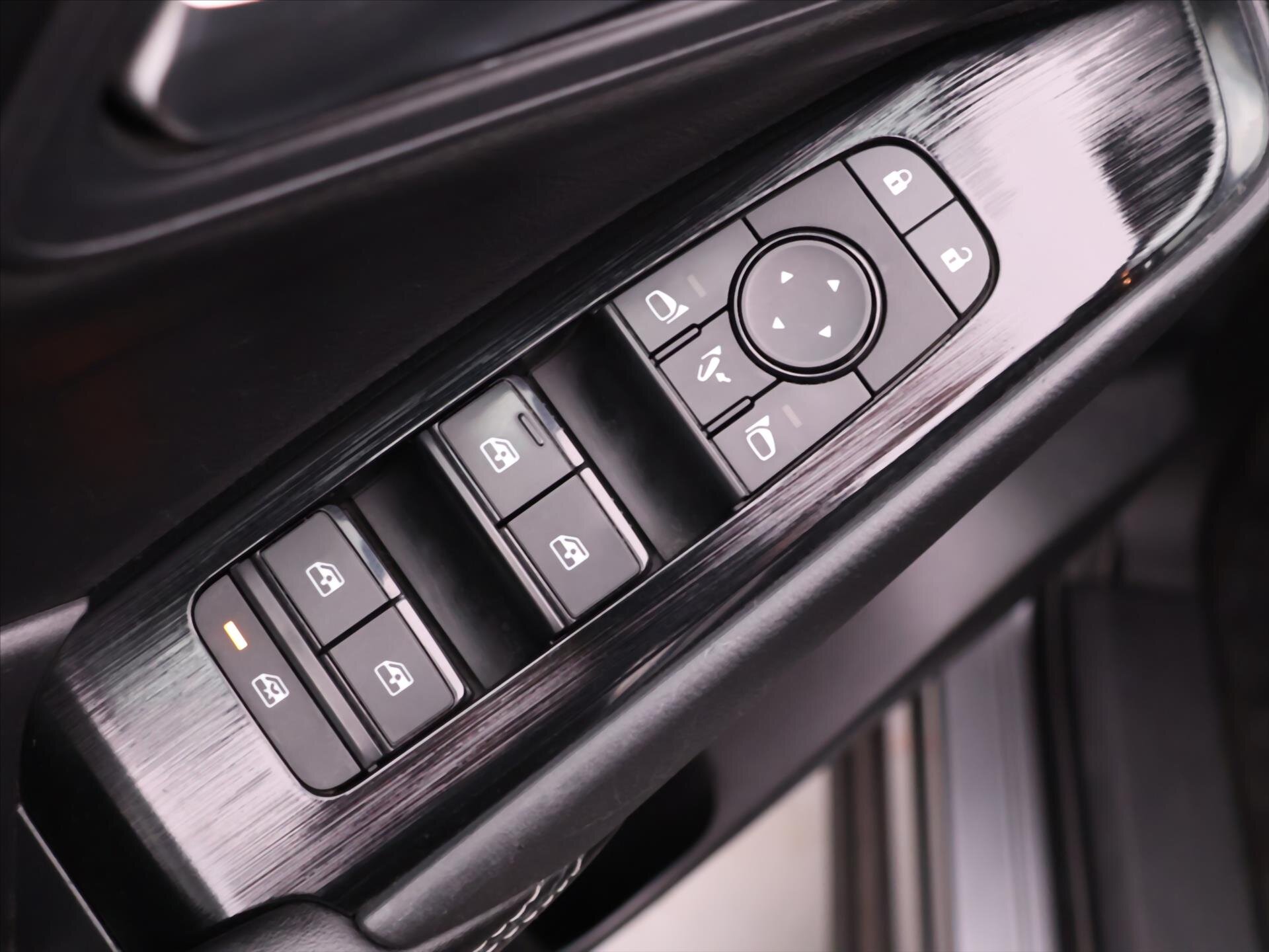 Nissan Qashqai SUV / Terénní 1,3 l 103 kw