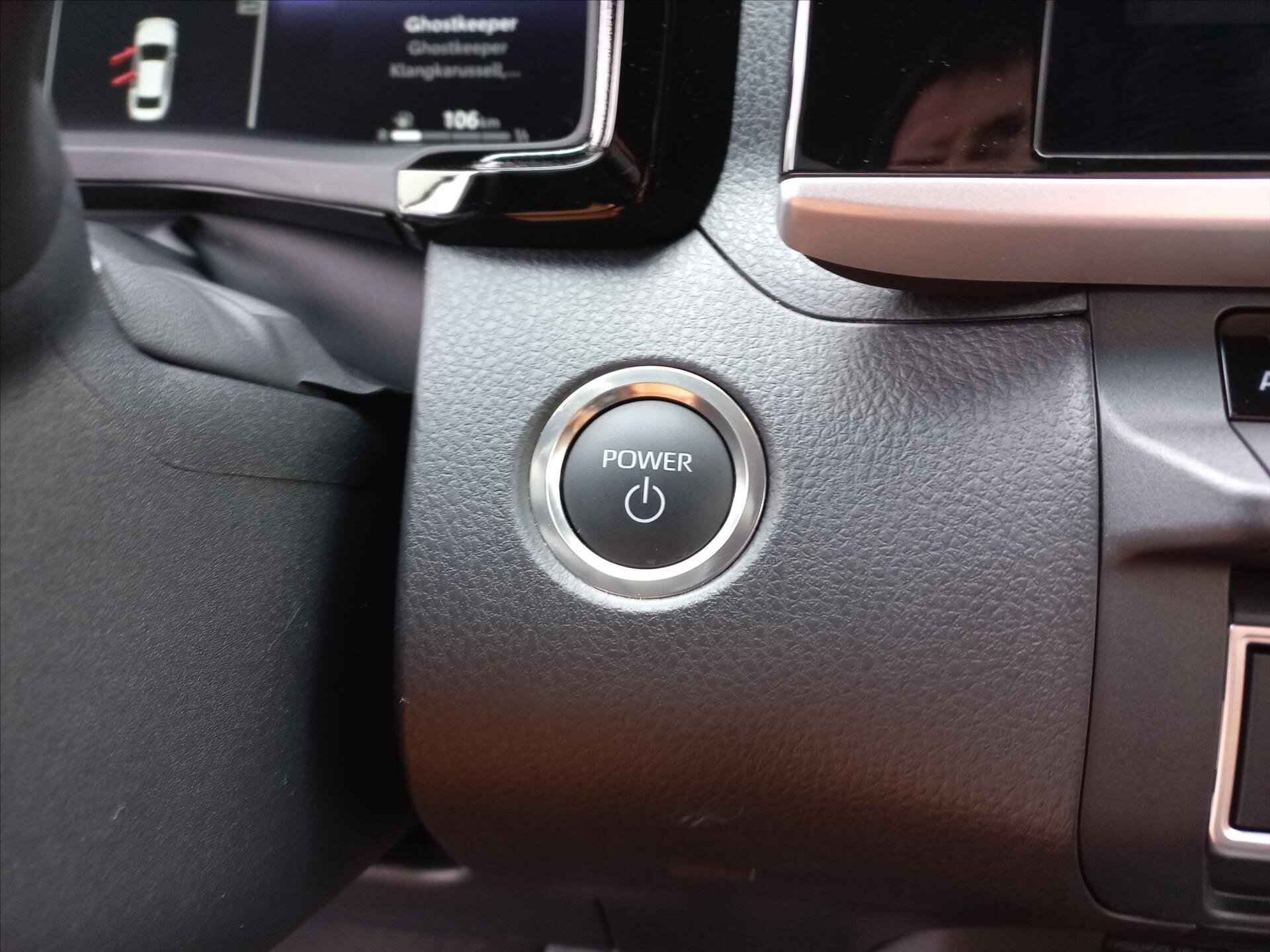 Toyota Camry Sedan / Limuzína 2,5 l 137 kw