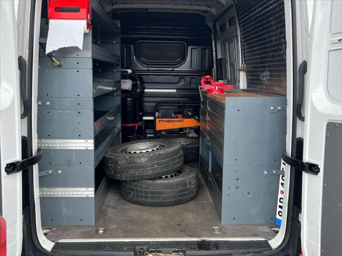 Volkswagen Crafter Skříň 2,0 l 103 kw