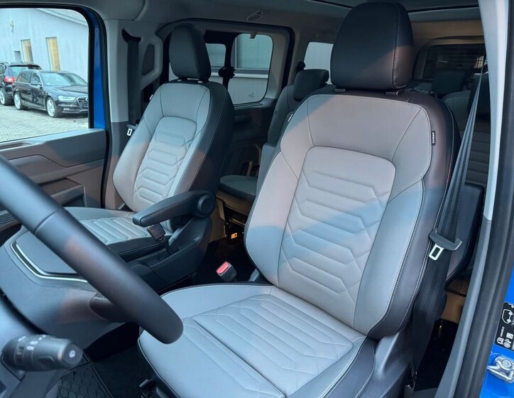 Volkswagen Caravelle 33