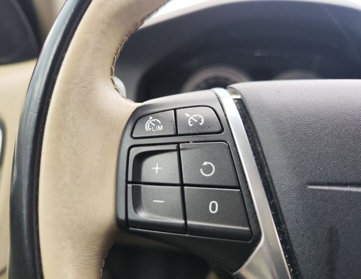 Volvo V60 Kombi 2,0 l 120 kw