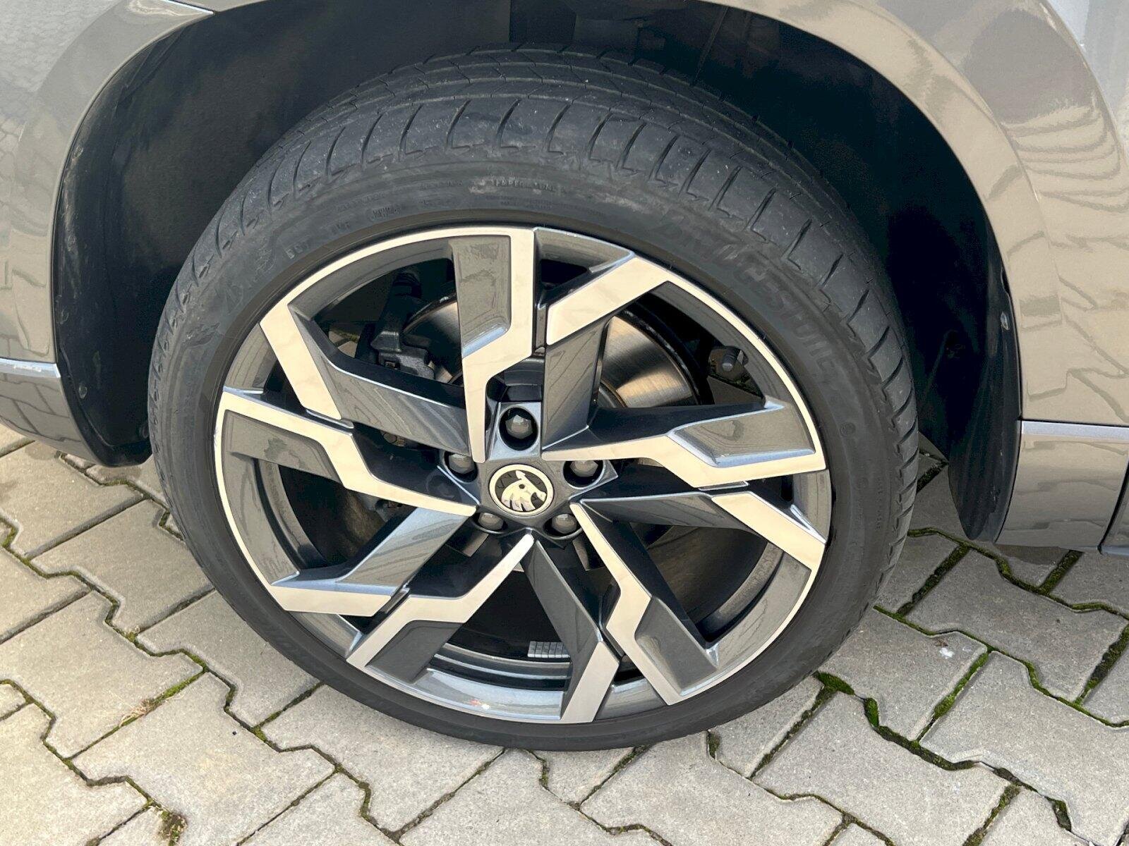 Škoda Karoq SUV 1,5 l 110 kw