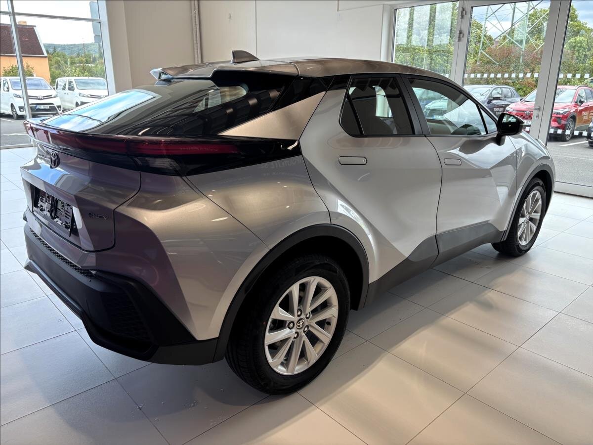 Toyota C-HR SUV 1,8 l 103 kw