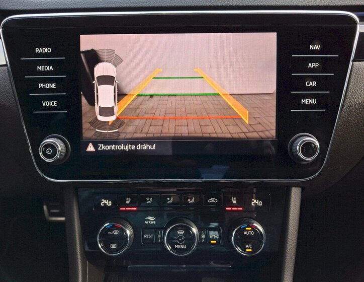 Škoda Superb Sedan / Limuzína 2,0 l 140 kw