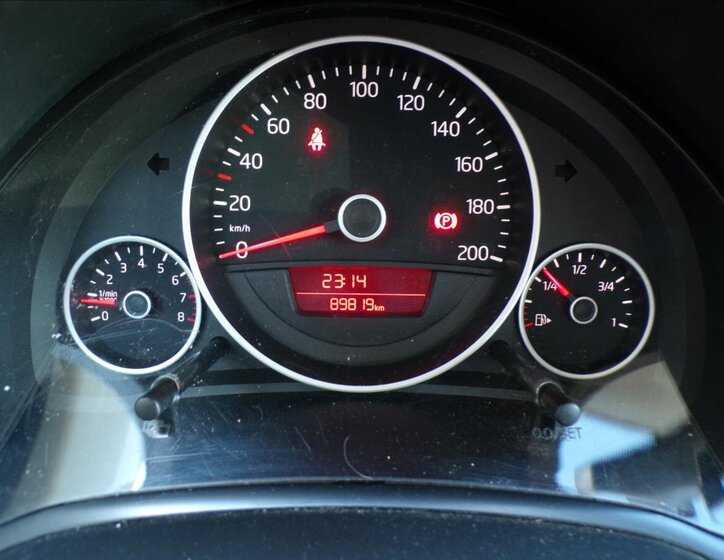 Volkswagen up! 8