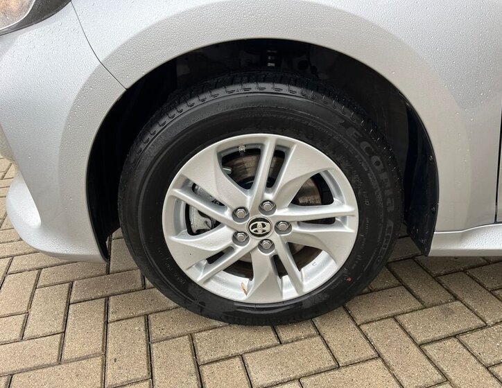 Toyota Yaris 25