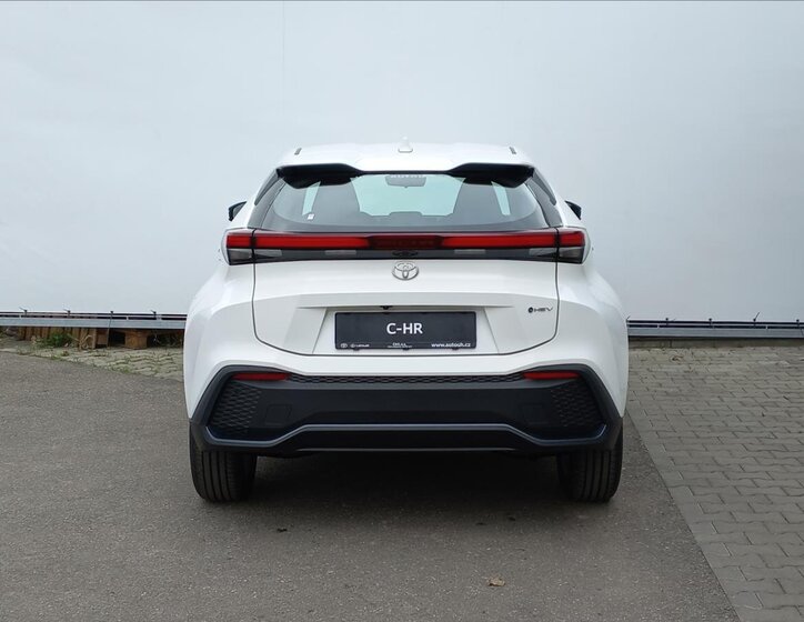 Toyota C-HR CUV 1,8 l 0