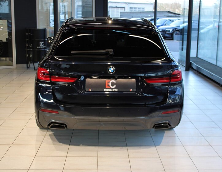 BMW Řada 5 Kombi 3,0 l 210 kw