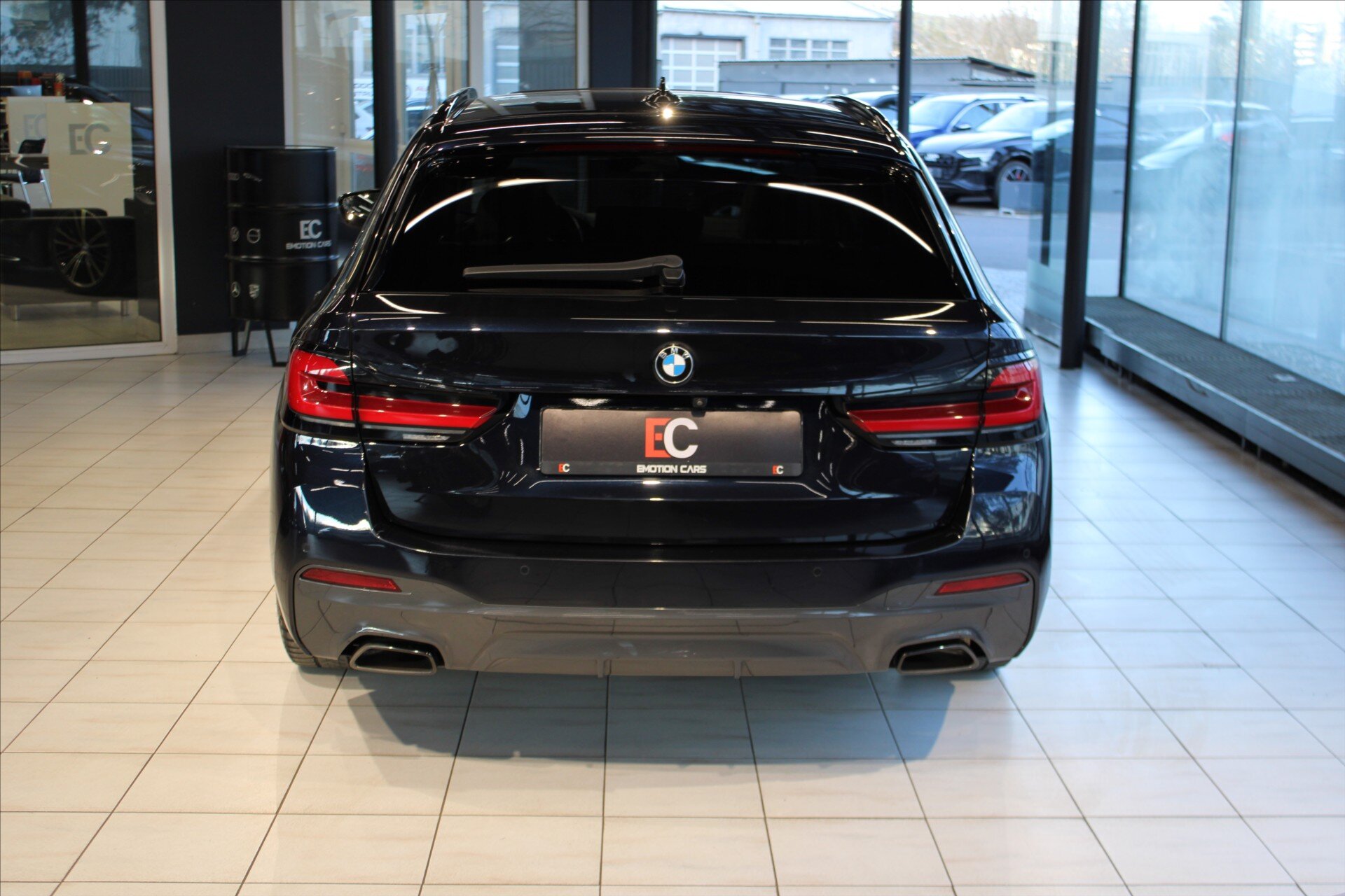 BMW Řada 5 Kombi 3,0 l 210 kw