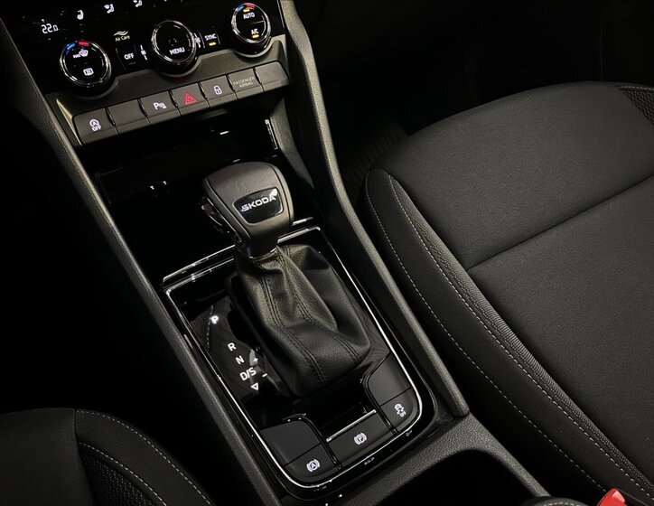 Škoda Karoq SUV / Terénní 1,5 l 110 kw