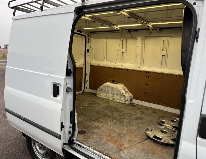 Ford Transit Skříň 2,2 l 74 kw