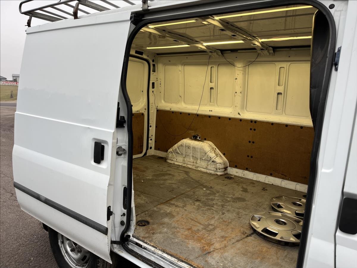 Ford Transit Skříň 2,2 l 74 kw