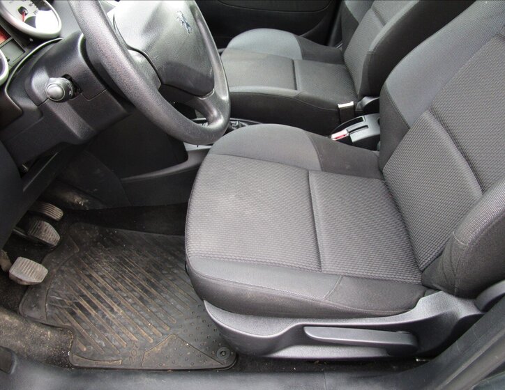 Peugeot 207 Hatchback 1,4 l 70 kw