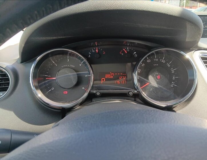 Peugeot 5008 MPV 1,6 l 88 kw