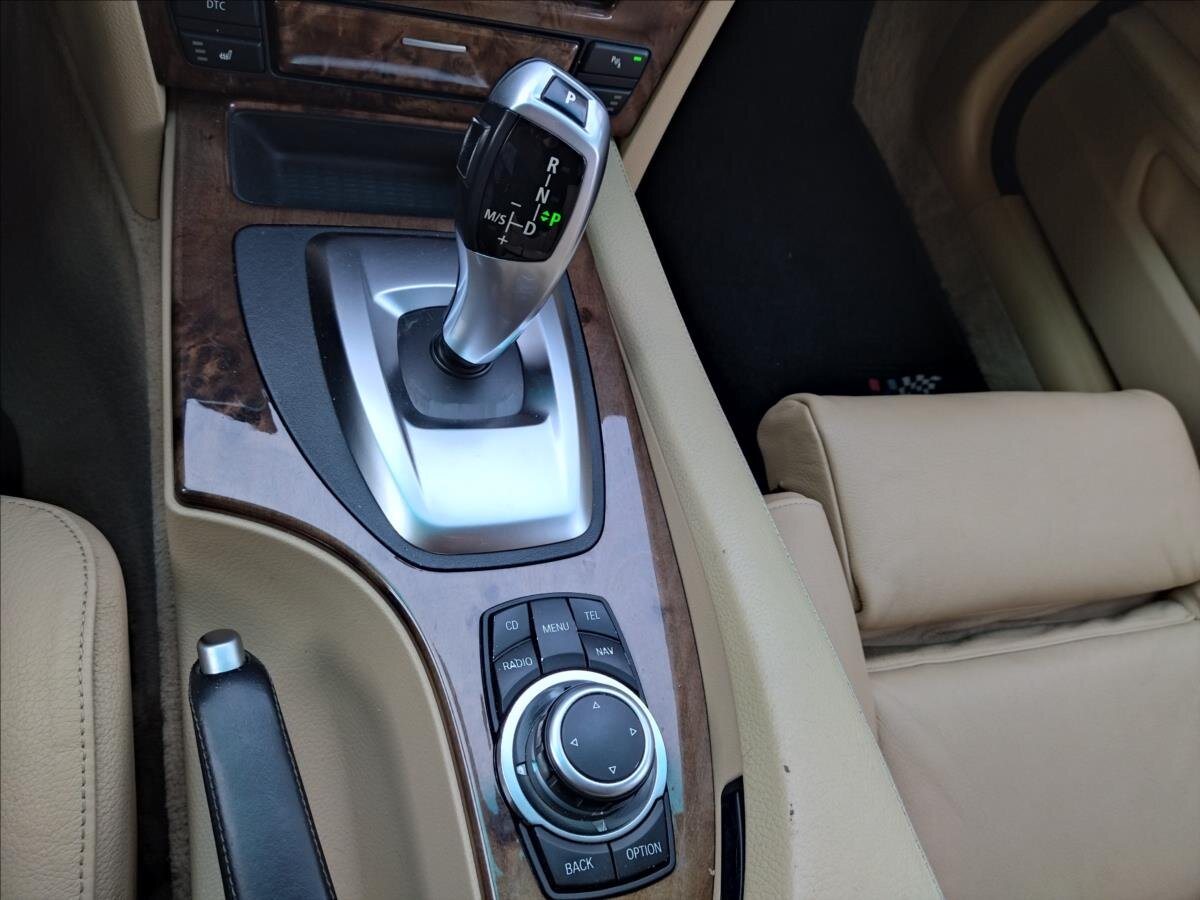 BMW Řada 5 Kombi 3,0 l 145 kw