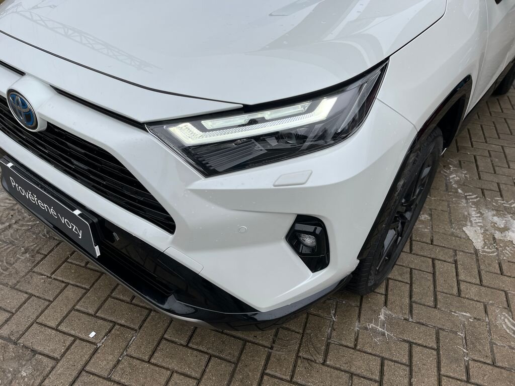 Toyota RAV4 SUV 2,5 l 131 kw