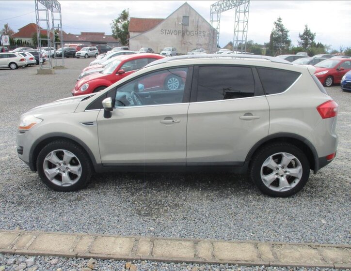 Ford Kuga SUV / Terénní 2,0 l 100 kw
