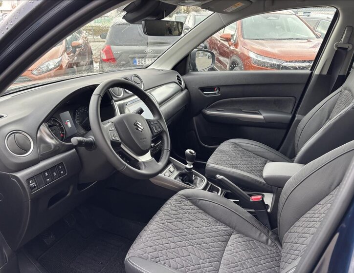 Suzuki Vitara SUV / Terénní 1,4 l 81 kw