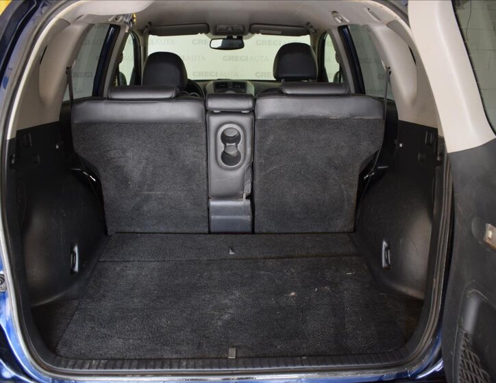 Toyota RAV4 SUV / Terénní 2,2 l 130 kw