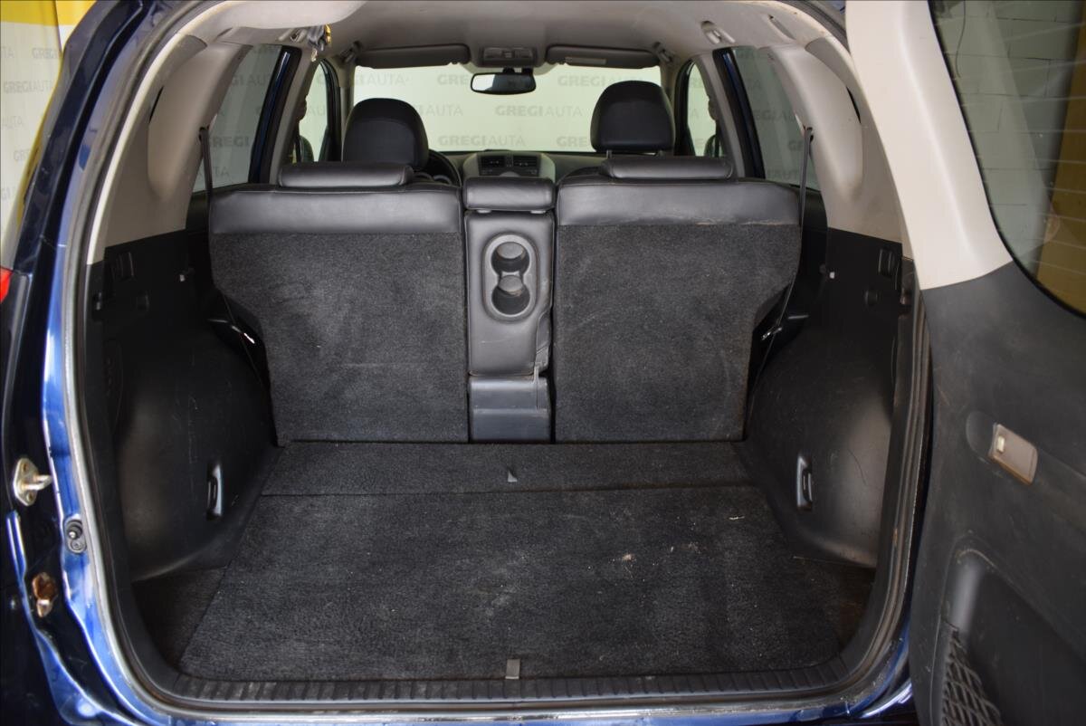 Toyota RAV4 SUV / Terénní 2,2 l 130 kw