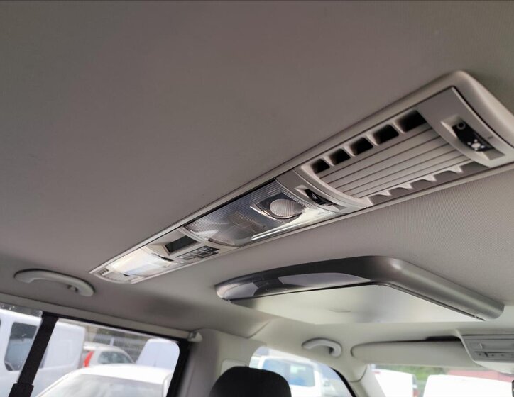 Volkswagen Caravelle Kombi 2,5 l 96 kw