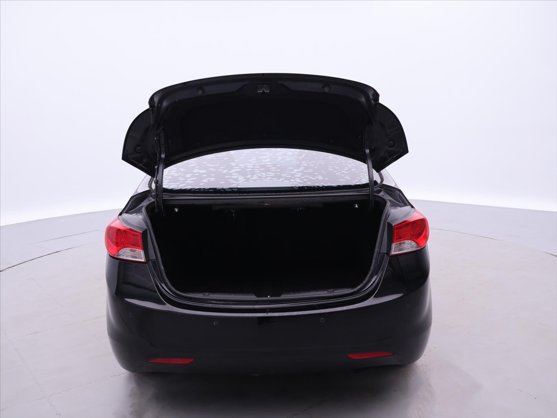 Hyundai Elantra Sedan 1,6 l 97 kw