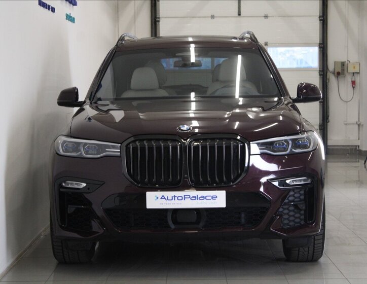 BMW X7 SUV / Terénní 3,0 l 250 kw