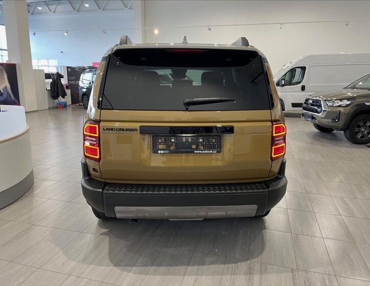 Toyota Land Cruiser 7