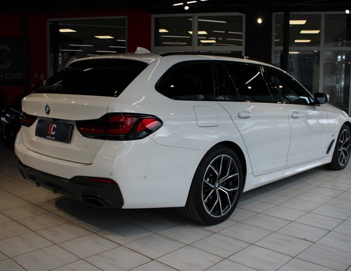 BMW Řada 5 Kombi 3,0 l 210 kw