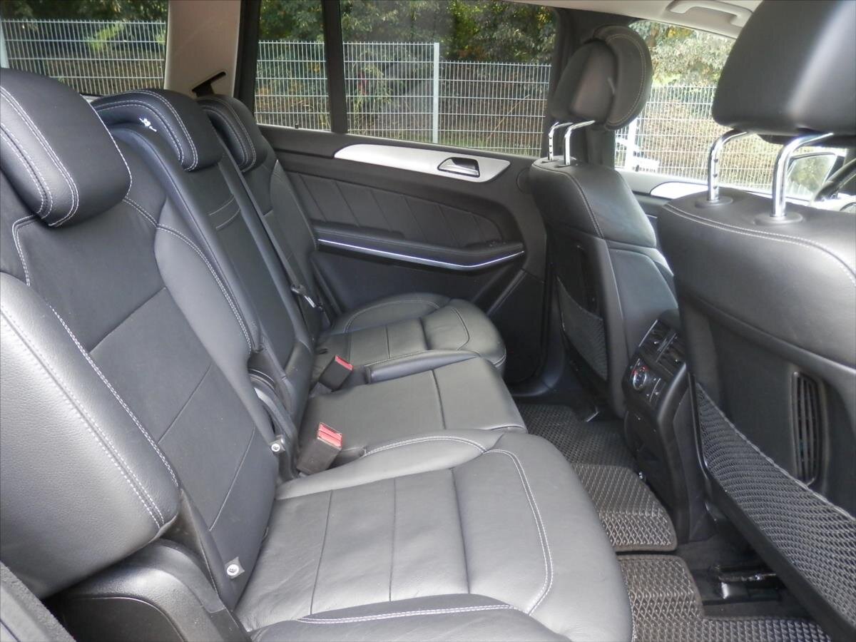 Mercedes-Benz GL SUV / Terénní 4,7 l 320 kw