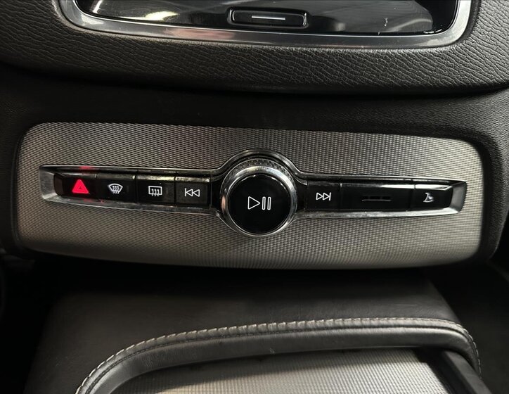 Volvo XC90 SUV 2,0 l 173 kw