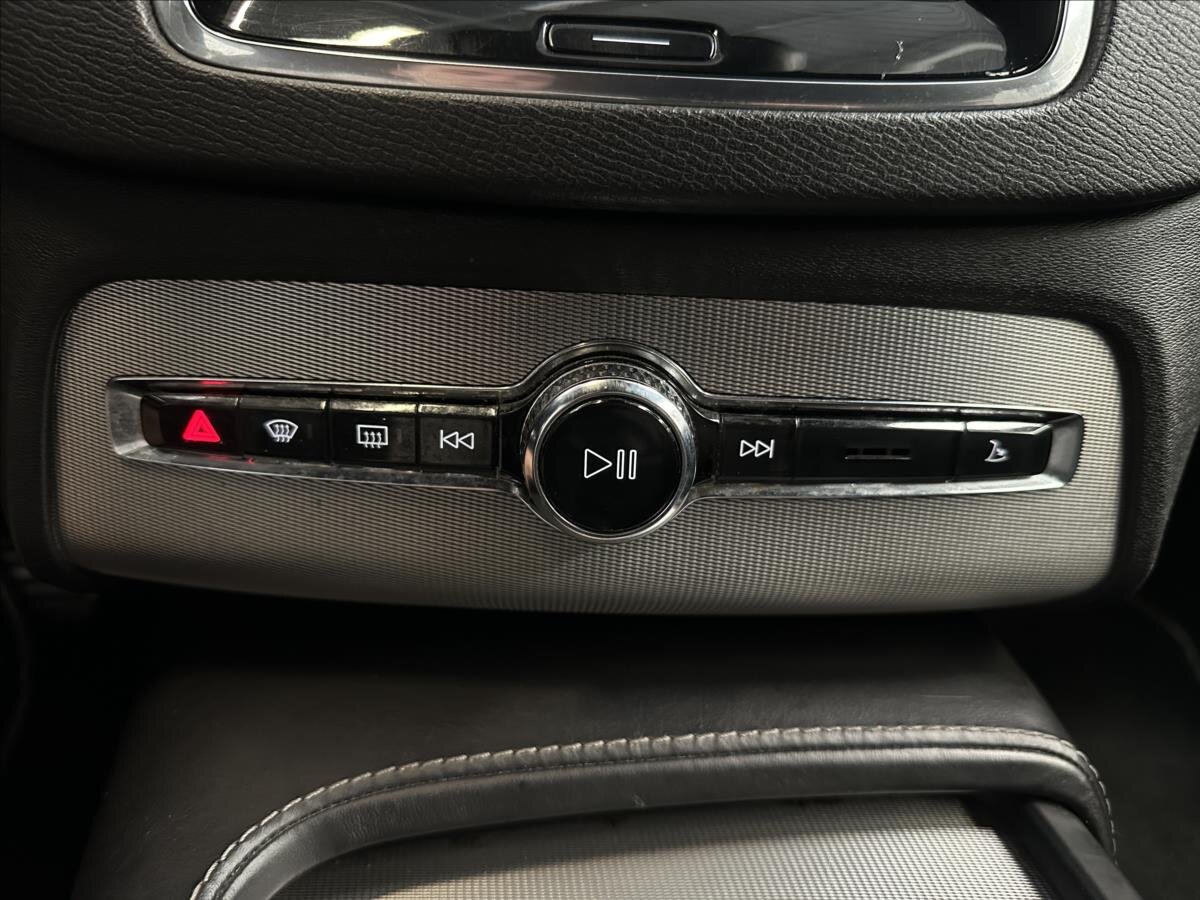 Volvo XC90 SUV 2,0 l 173 kw