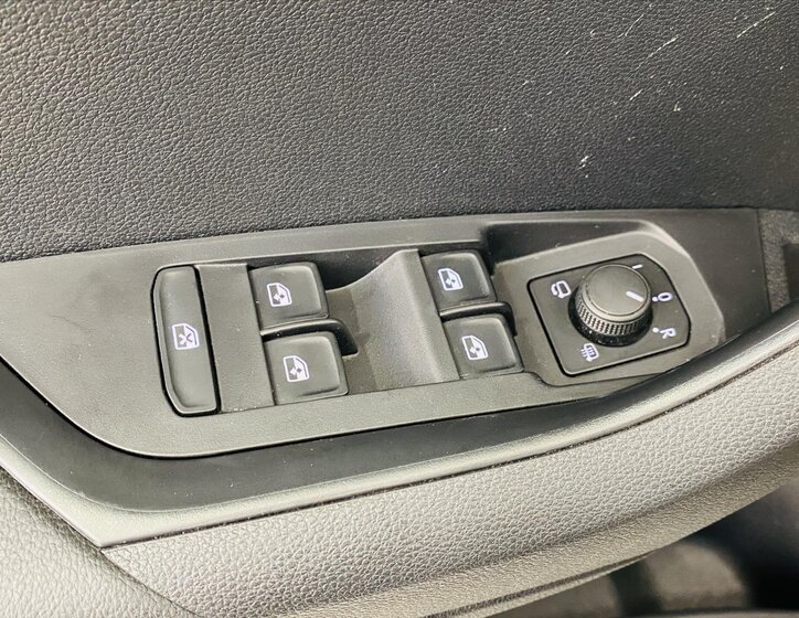 Škoda Karoq SUV / Terénní 1,5 l 110 kw