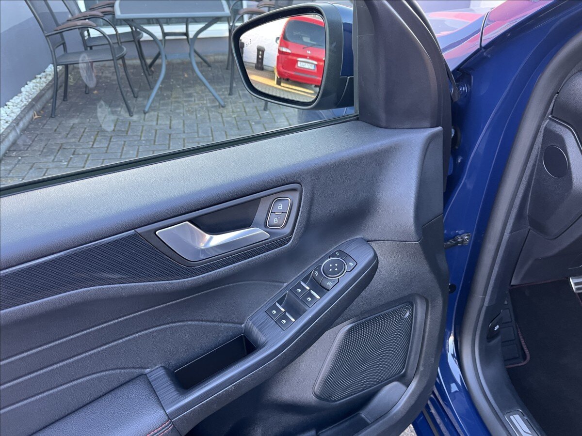 Ford Kuga SUV / Terénní 2,5 l 165 kw