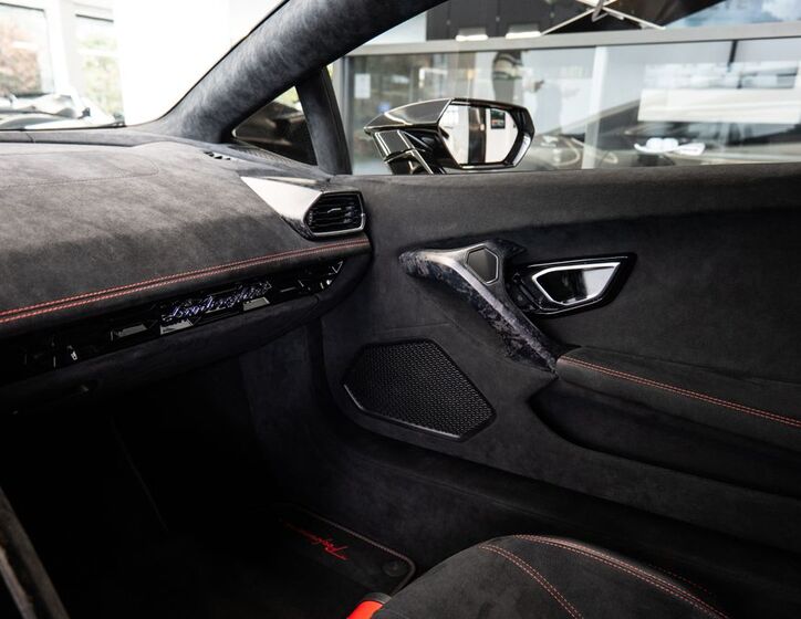 Lamborghini Huracán 12